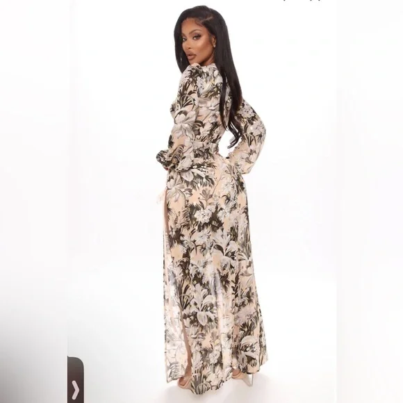 🚨🚨NWT FASHIONNOVA NEW YEAR CHRISTMAS DRESS 🚨🚨 - Picture 3 of 7